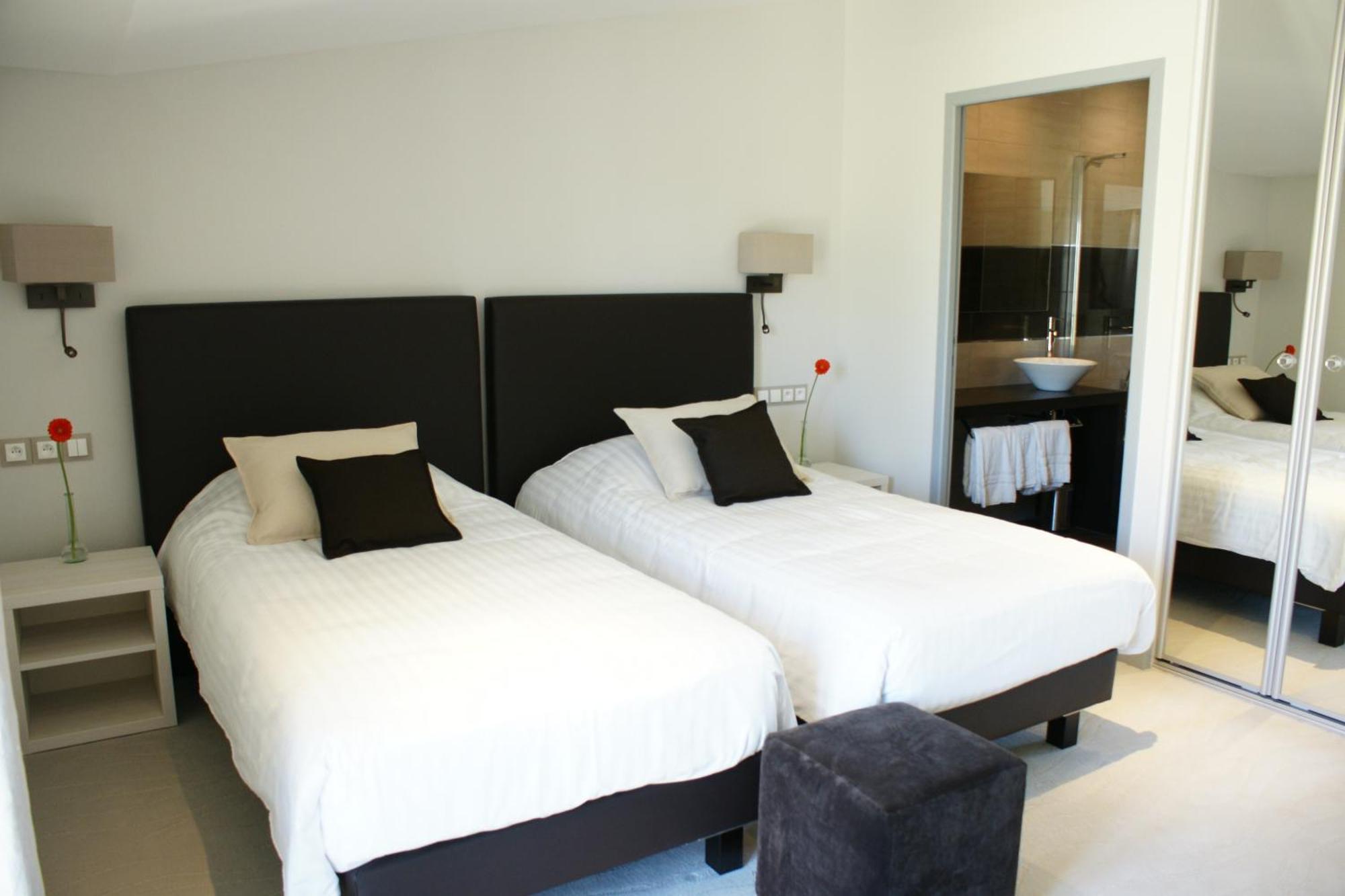 Logis- Hotel Spa Restaurant L'Epicurial Saint-Pey-de-Castets Room photo