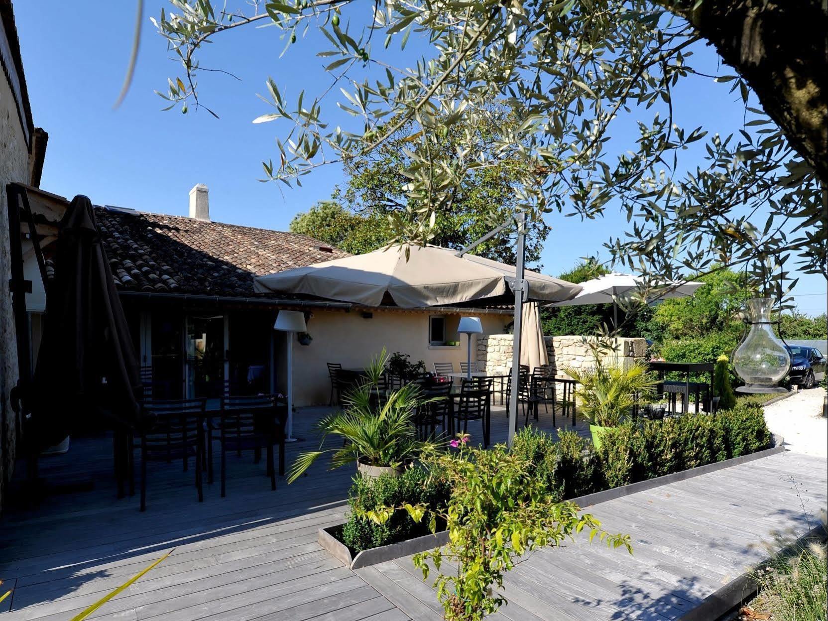 Logis- Hotel Spa Restaurant L'Epicurial Saint-Pey-de-Castets Exterior photo