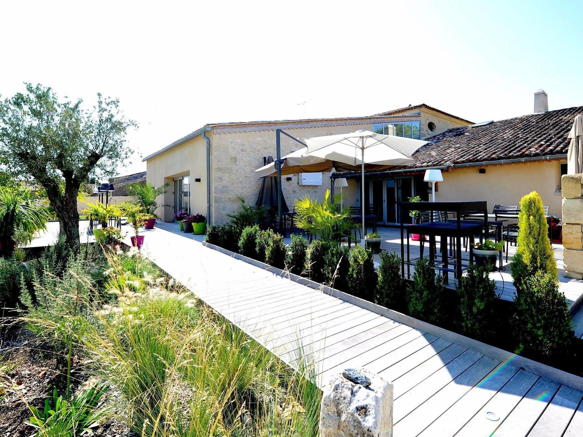 Logis- Hotel Spa Restaurant L'Epicurial Saint-Pey-de-Castets Exterior photo